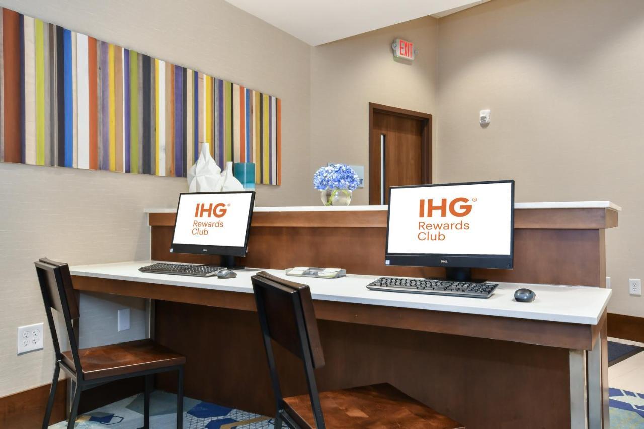 Holiday Inn Express & Suites Charlotte - Ballantyne By Ihg Екстер'єр фото