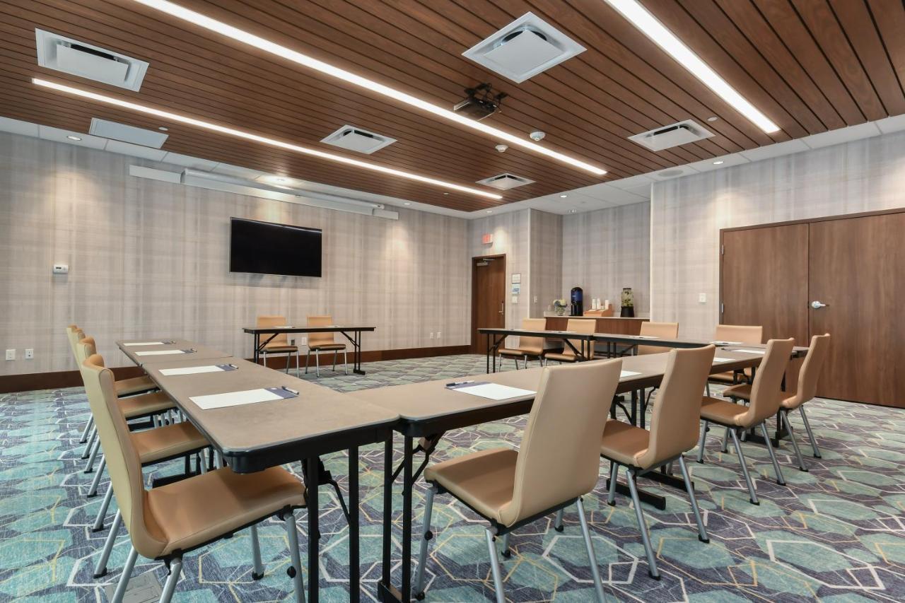 Holiday Inn Express & Suites Charlotte - Ballantyne By Ihg Екстер'єр фото