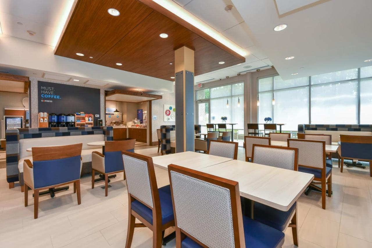 Holiday Inn Express & Suites Charlotte - Ballantyne By Ihg Екстер'єр фото